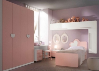 Детска стая в бяло и розово